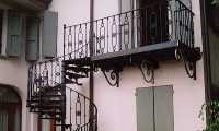 scala-chiocciola-grande-con-balcone